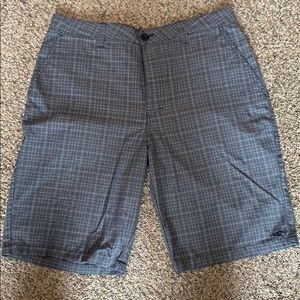 O’Neill navy plaid men’s shorts